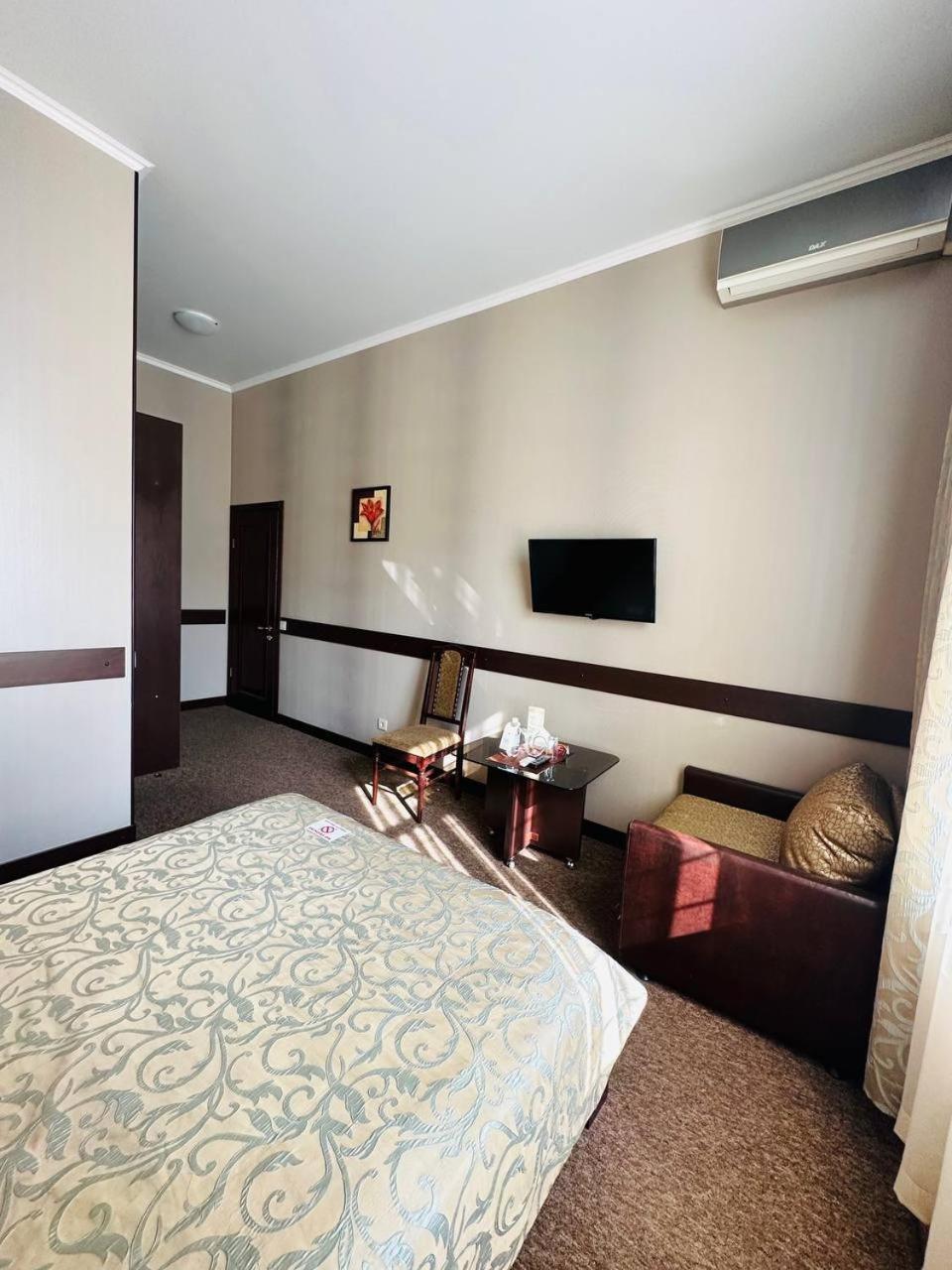 Classic Hotel Харків Екстер'єр фото