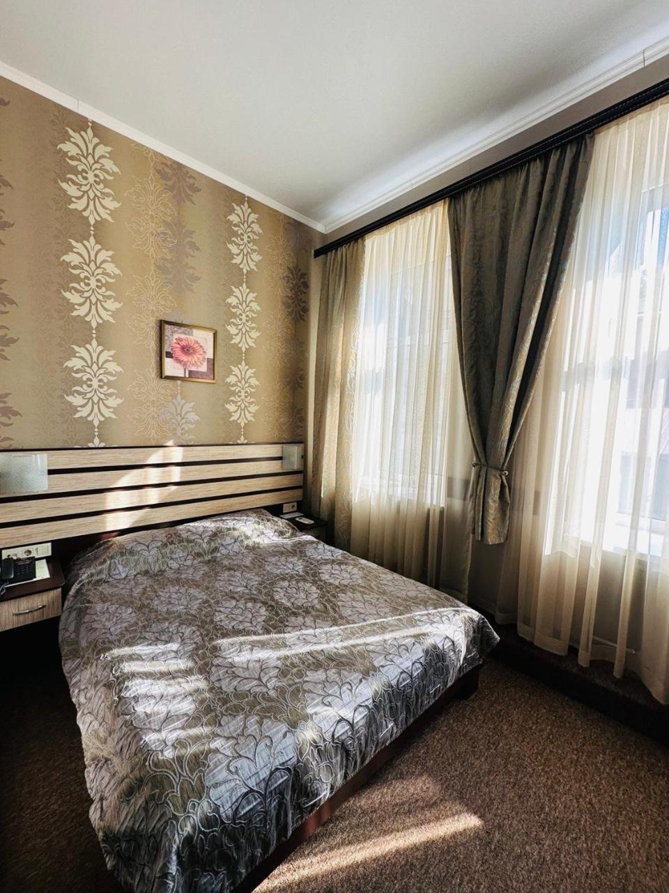 Classic Hotel Харків Екстер'єр фото